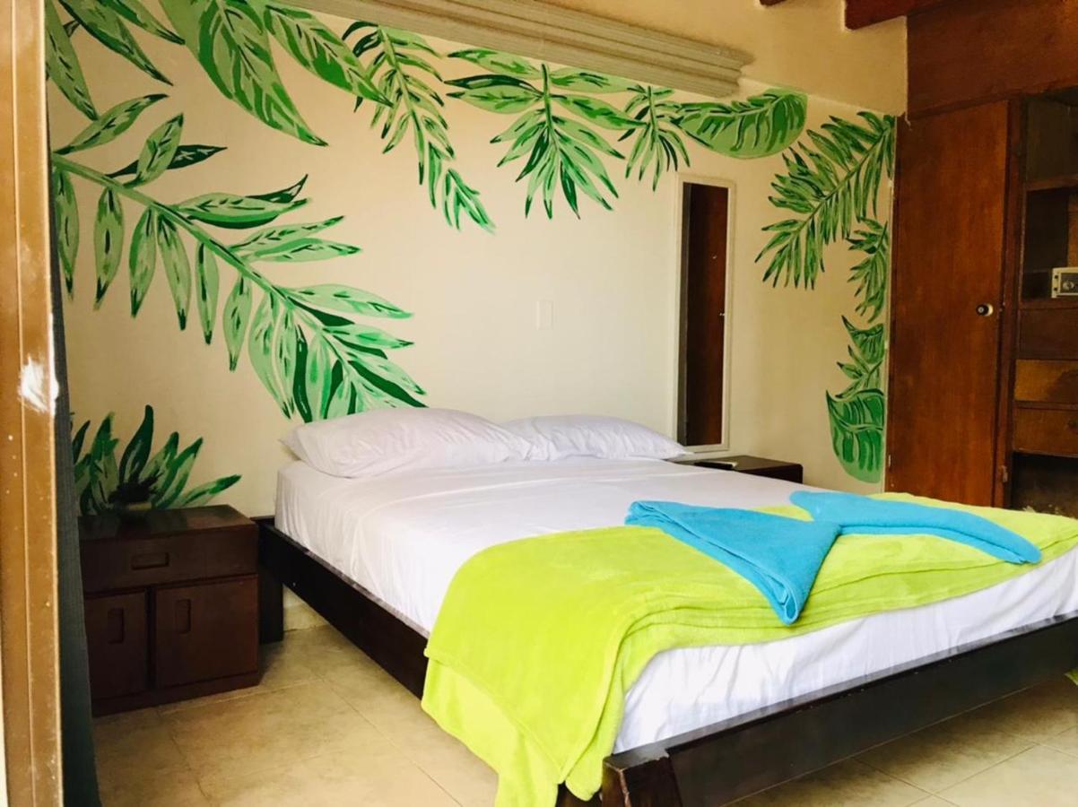 Hostal Mom Mariela San Andrés Екстериор снимка