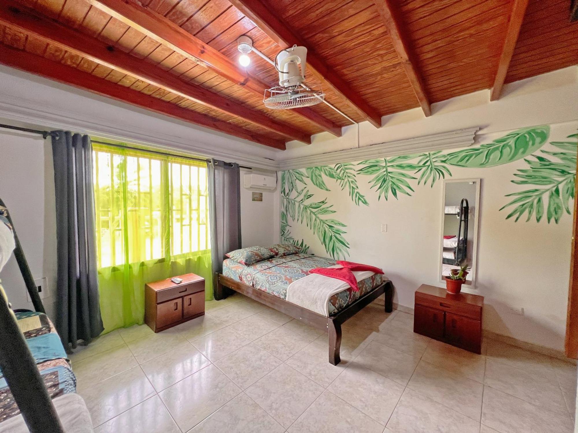 Hostal Mom Mariela San Andrés Екстериор снимка