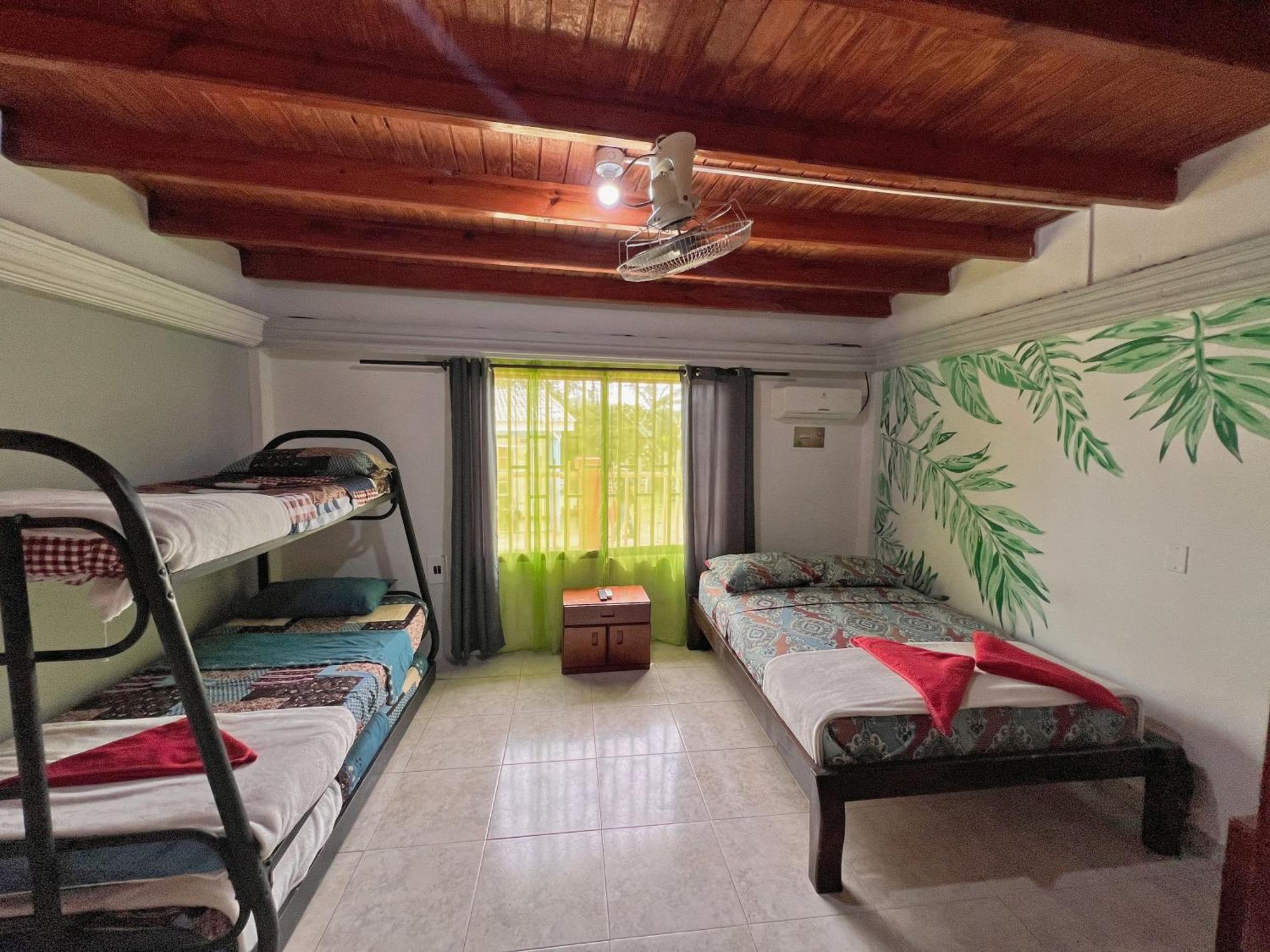 Hostal Mom Mariela San Andrés Екстериор снимка